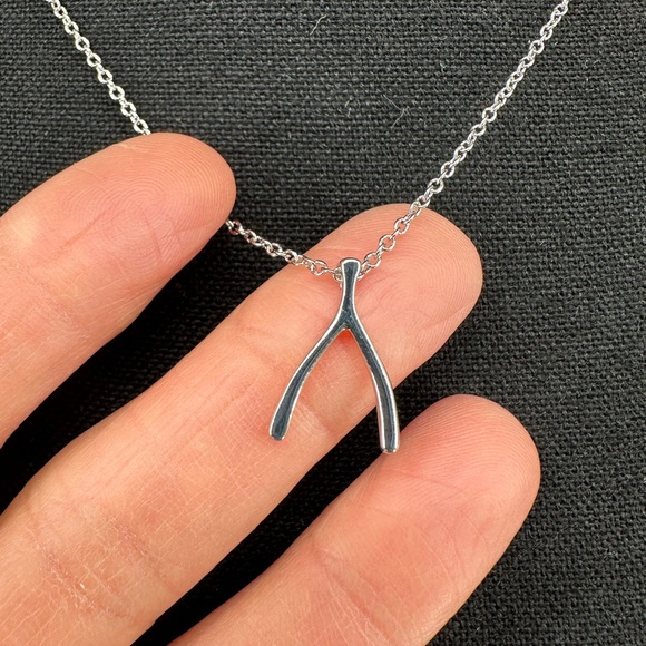 NWT Elegant Sterling Silver Wishbone Necklace - Picture 4 of 7